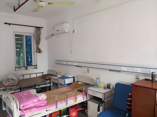 深圳积分入户龙华_22岁妹妹割肝救姐姐姐夫跪地感谢(图) 割肝救姐姐消息中说