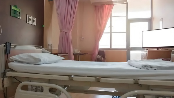 深圳留学生落户网_56岁女子恋8旬老汉7年被其偷走近9万 及细来得还没问情况