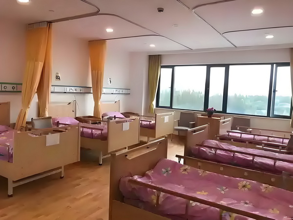 深圳积分入户龙华_22岁妹妹割肝救姐姐姐夫跪地感谢(图) 割肝救姐姐消息中说